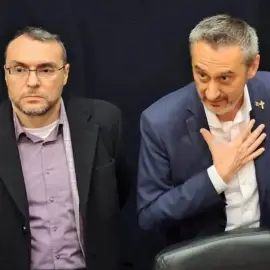 Foto Primarul De Mezzo l-a bătut pe secretarul municipiului