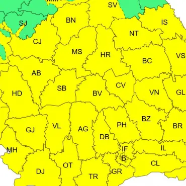 Foto Meteorologii au extins Codul Galben de ploi torenţiale, grindină si vijelii