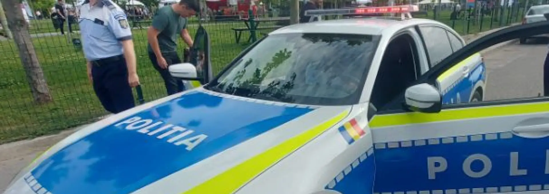 Foto Reţinut de poliţişti după ce şi-a bătut bunicul pe stradă, în Caracal