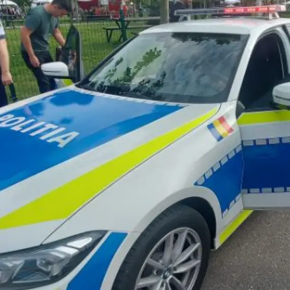 Foto Reţinut de poliţişti după ce şi-a bătut bunicul pe stradă, în Caracal