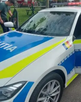 Foto Reţinut de poliţişti după ce şi-a bătut bunicul pe stradă, în Caracal