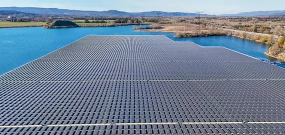 Foto Premieră pe râul Olt: Hidroelectrica primește undă verde pentru primul său parc fotovoltaic plutitor, la Ipoteşti