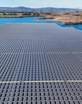 Foto Premieră pe râul Olt: Hidroelectrica primește undă verde pentru primul său parc fotovoltaic plutitor, la Ipoteşti