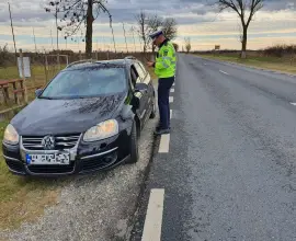Foto Depistat cu 107 km/h în Studina. Şoferul avea permisul suspendat