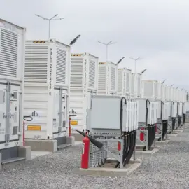 Foto Mega-investiție în baterii: Județul Olt devine polul stocării de energie cu sprijinul unui gigant austriac