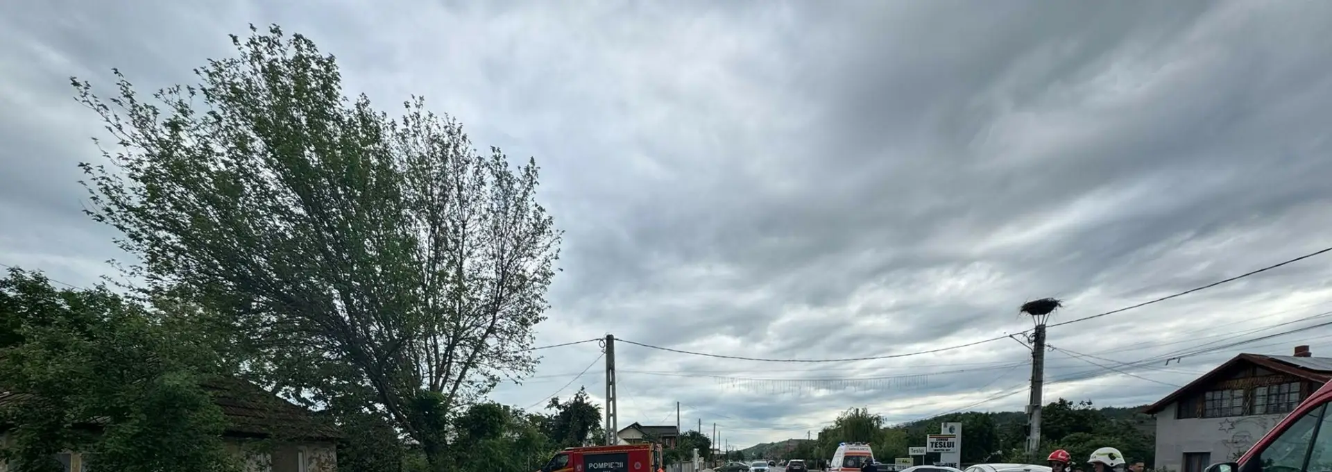 Foto Accident cu două autoturisme implicate la Teslui