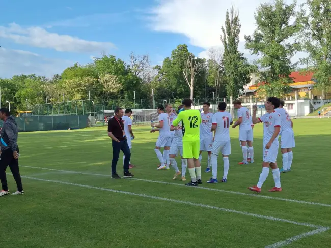 Foto Academica Balş, victorie cu Jiul Petroşani în încheierea sezonului