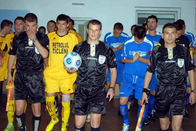 Foto Petrolul Ţicleni - CSM Slatina, rezultat final 0-4. Slătinenii merg în Liga a III-a. Marius Popa: „Echipa a fost peste aşteptările mele“