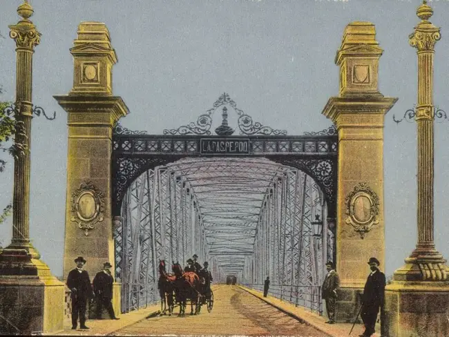 Foto Podul de peste Olt, început de Bibescu şi desăvârşit de Carol I