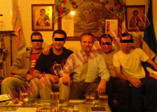 Foto Preotul porno de la Biserica Sfântul Nicolae din Slatina