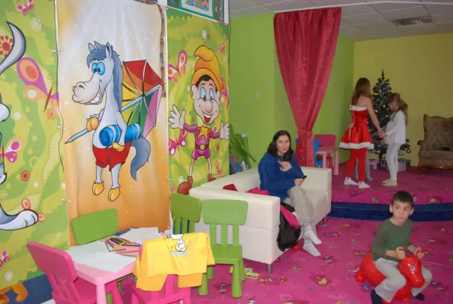 Foto Dodolino, primul loc de joacă pentru micii slătineni