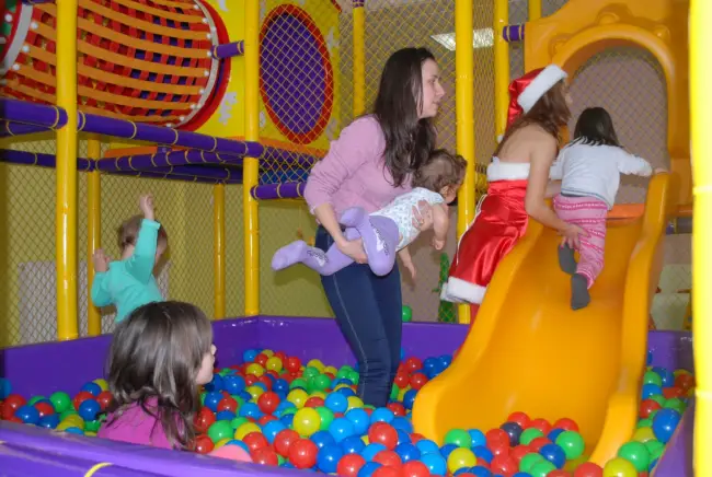 Foto Dodolino, primul loc de joacă pentru micii slătineni