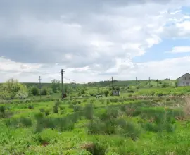 Foto Sătenii îşi vând terenurile de frica taxei pe pârloagă