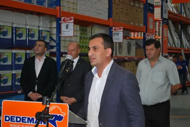 Foto FOTO. Dedeman a venit la Slatina