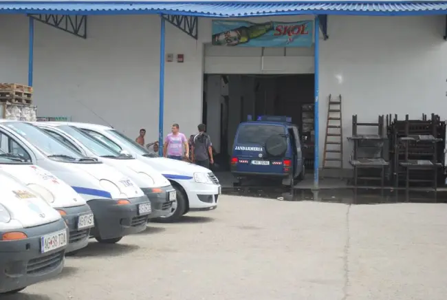 Foto Sechestru pe toate maşinile TDG Slatina