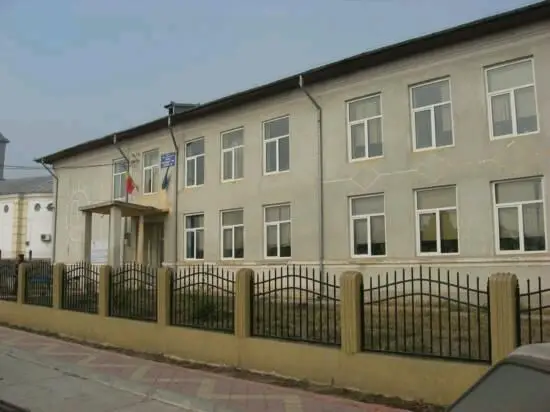 Foto Fals în documentele contabile la Şcoala Vădăstriţa