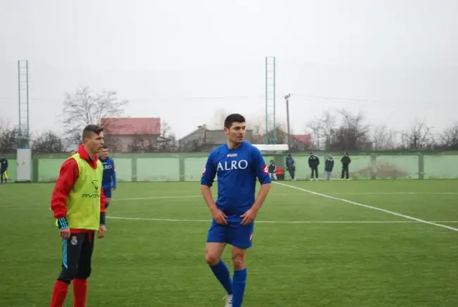 Foto LiveSCORE/Atletic Bradu-FC Olt 0-6. Matei deschide scorul . Firţulescu majorează din penalty, Marin reuşeşte hattrick-ul. Bancu inscrie.