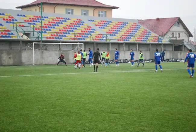 Foto LiveSCORE/Atletic Bradu-FC Olt 0-6. Matei deschide scorul . Firţulescu majorează din penalty, Marin reuşeşte hattrick-ul. Bancu inscrie.