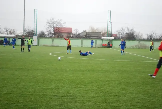 Foto LiveSCORE/Atletic Bradu-FC Olt 0-6. Matei deschide scorul . Firţulescu majorează din penalty, Marin reuşeşte hattrick-ul. Bancu inscrie.