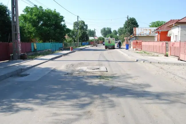 Foto Strada Oltului, asfalt în valuri