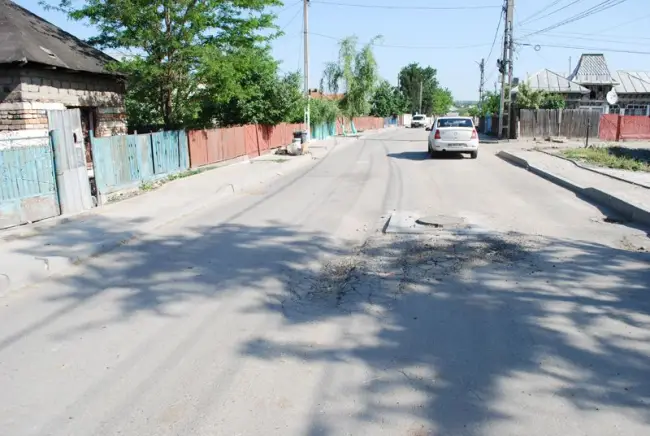 Foto Strada Oltului, asfalt în valuri