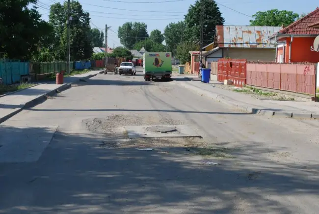 Foto Strada Oltului, asfalt în valuri