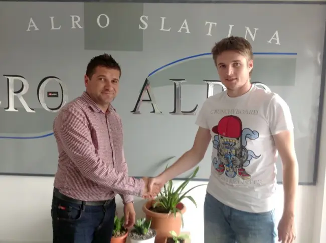 Foto Căpitanul celor  de la UTA, Alin Gligor,   a semnat cu FC Olt. Siminic şi Ignea, celelalte transferuri realizate