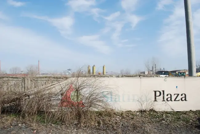 Foto Mall-ul din Slatina, proiect abandonat. Dezvoltatorul imobiliar a scos terenul la vânzare