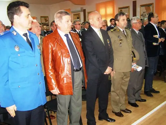 Foto FOTO. Şcoala de Poliţie Slatina, la 40 de ani. Şefii IGPR, autorităţile locale şi foştii comandanţi, la marcarea evenimentului