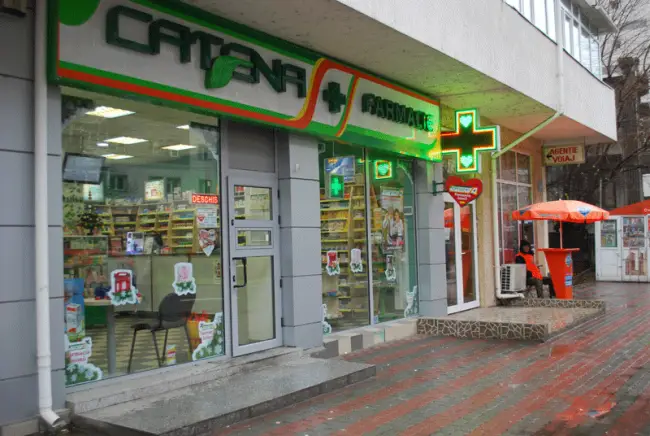 Foto Farmacia banilor Catena. Brandul minciunii