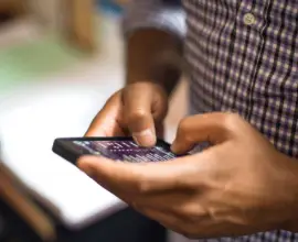 Foto Cum gestionezi conturile de social media de pe telefonul mobil
