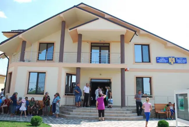Foto FOTO. Primăria Vlădila are un nou sediu. Valoarea investiţiei, peste şapte miliarde lei vechi