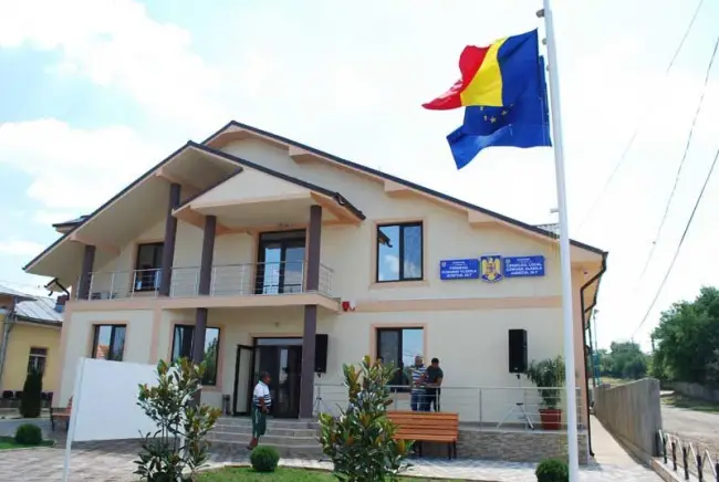 Foto FOTO. Primăria Vlădila are un nou sediu. Valoarea investiţiei, peste şapte miliarde lei vechi