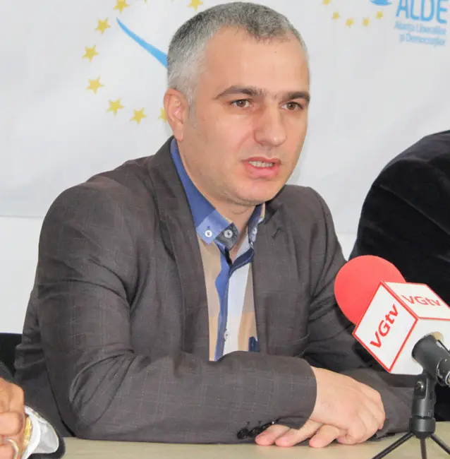 Foto Primarul din Curtişoara, la ALDE cu un prejudiciu de peste 1,5 miliarde de lei vechi