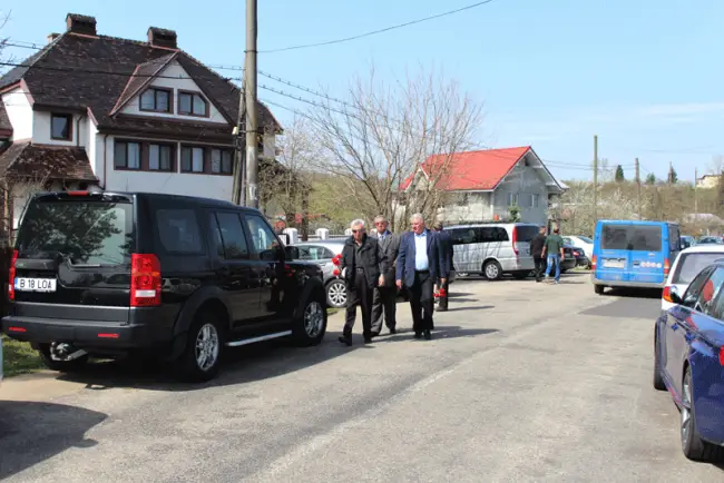 Foto FOTO & VIDEO. Nepotul fostului dictator Nicolae Ceauşescu, înmormântat cu onoruri militare, la Scorniceşti