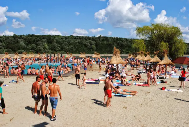 Foto Plaja Olt se deschide din acest weekend. Slătinenii, aşteptaţi în zona de agrement, de vineri dimineaţă