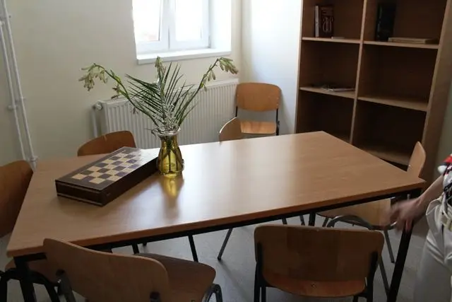 Foto FOTO. Centrul de Asistenţă Medico-Socială Caracal, reabilitat graţie unui proiect de 11 miliarde de lei. Bătrânii beneficiază de condiţii moderne