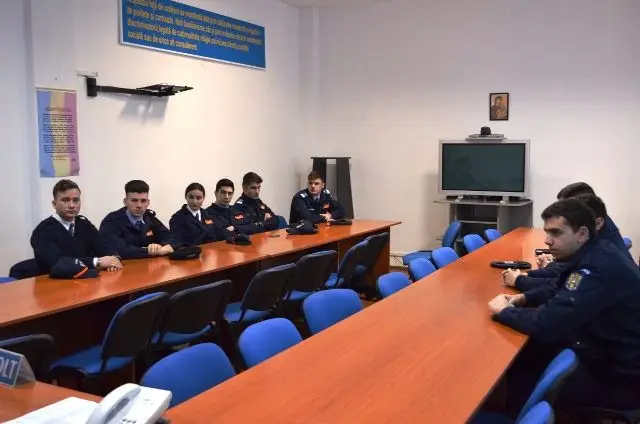 Foto Zece studenţi ai Academiei de Poliţie „A.I. Cuza”, în stagiu de practică la Jandarmeria Olt