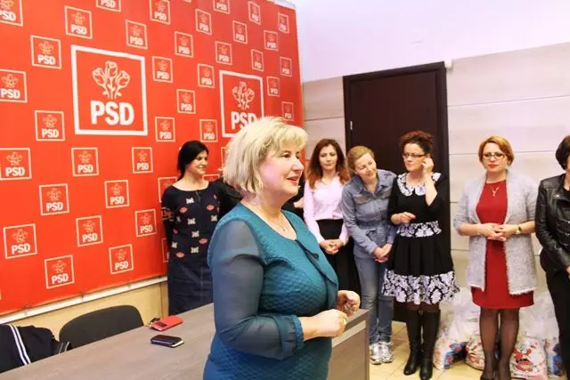 Foto FOTO. Doamnele social-democrate din Olt, cadouri de Paște pentru familii nevoiaşe