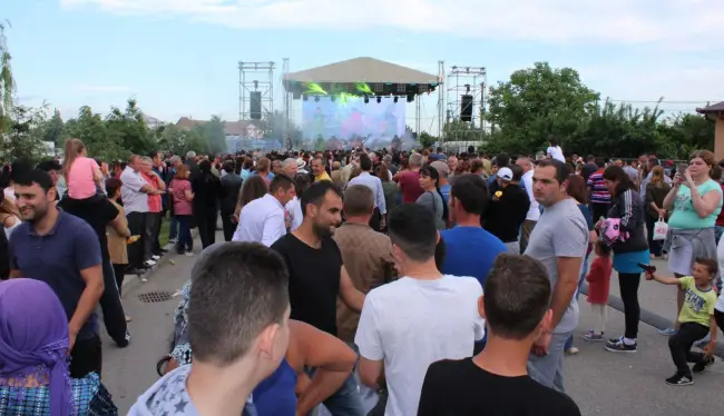 Foto Oamenii din Piatra-Olt au sărbătorit Ziua Oraşului cu un spectacol de zile mari