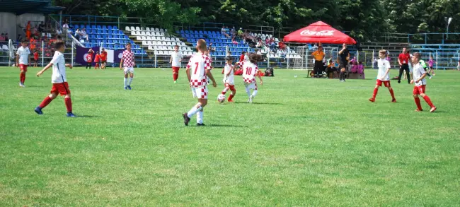 Foto GALERIE FOTO. Spectacol fotbalistic pe „Metalurgistul”. FCSB este câştigătoarea ediţiei a II-a a Memorialului „Eugen Stanciu”