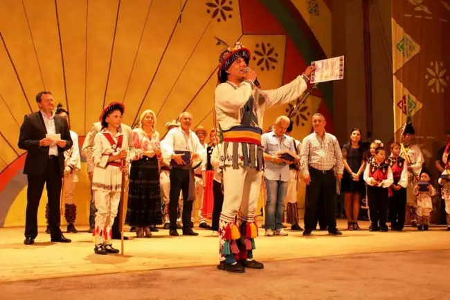 Foto Căluşarii din Sârbii Măgura, câştigătorii marelui trofeu al Festivalului „Căluşul Românesc”
