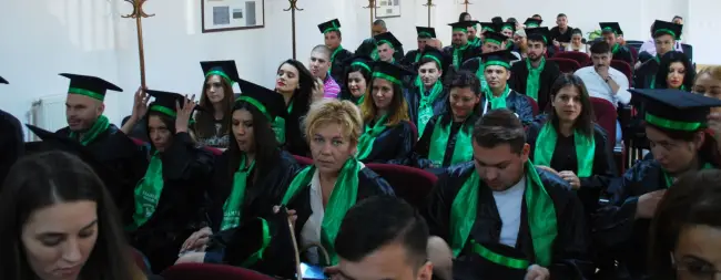 Foto O nouă promoţie USAMV Slatina. 73 de specialişti în agricultură au absolvit facultatea de la Strehareţi