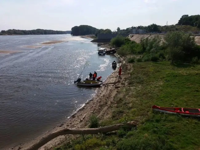 Foto FOTO& VIDEO. Copil în vârstă de 15 ani înecat în Dunăre, la Corabia. Este căutat de scafandrii din Olt și Dolj