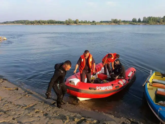 Foto FOTO. Scafandrii olteni, misiuni de salvare pe litoral