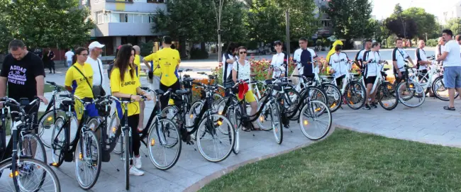 Foto FOTO&VIDEO. Circa 60 de ciclişti români şi bulgari au ajuns la Slatina, în cadrul unui tur prin cele două ţări pe biciclete electrice