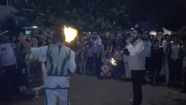 Foto FOTO & VIDEO. Scuipători de flăcări în centrul Slatinei, la „Oltenii și Restu Lumii