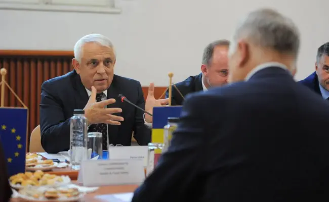 Foto FOTO. Deputatul oltean Stănescu, faţă în faţă cu comisarul european pentru sănătate şi siguranţă alimentară