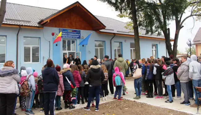 Foto FOTO. Şcoală nouă la Brâncoveni. Investiţie de peste un milion de lei, finanţată de Banca Mondială