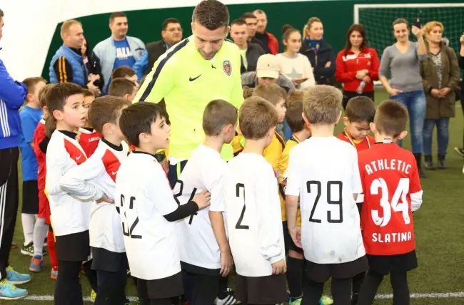 Foto FOTO. Şcoala de Fotbal „Gică Popescu”, câştigătoarea Slatina Winter Junior Cup Under 6. Athletic a oferit numele golgheter-ului turneului
